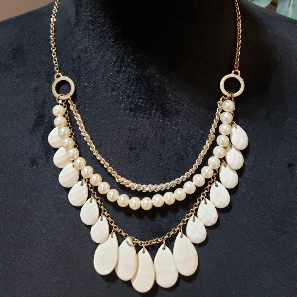 Womens Gold Tone Faux Pearl Faceted Acrylic Teardrop Bib Necklace With Lobster 22$